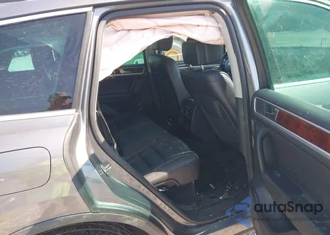 2013 Volkswagen Touareg Tdi Lux z USA, uszkodzony, nr VIN WVGEP9BP7DD005089